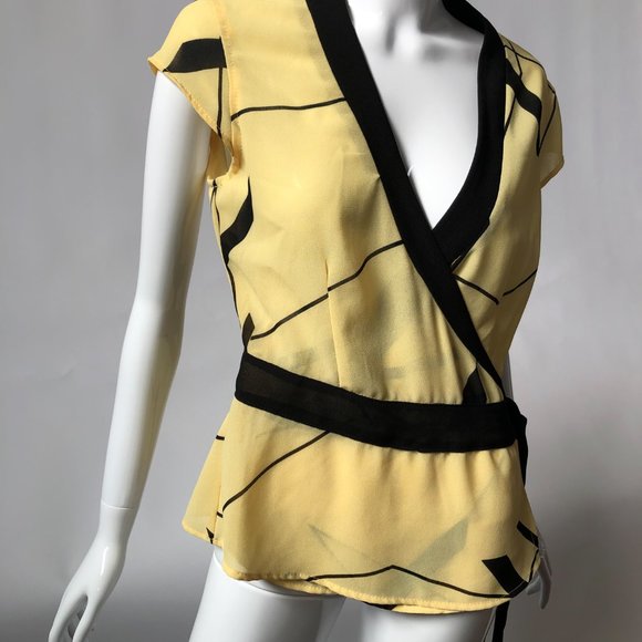 💋3 for $25! Abstract Wrap Tunic Top - Picture 5 of 9